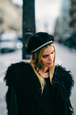 BLACK SILK OPENWORK BERET